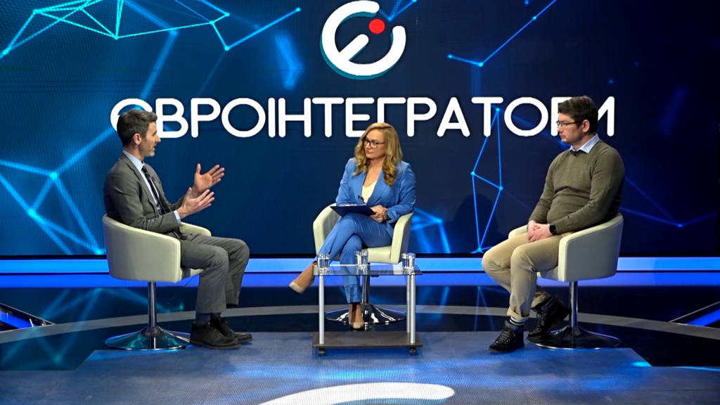 "Закручивают гайки!" Чем угрожает украинцам скандальный закон о фэйках