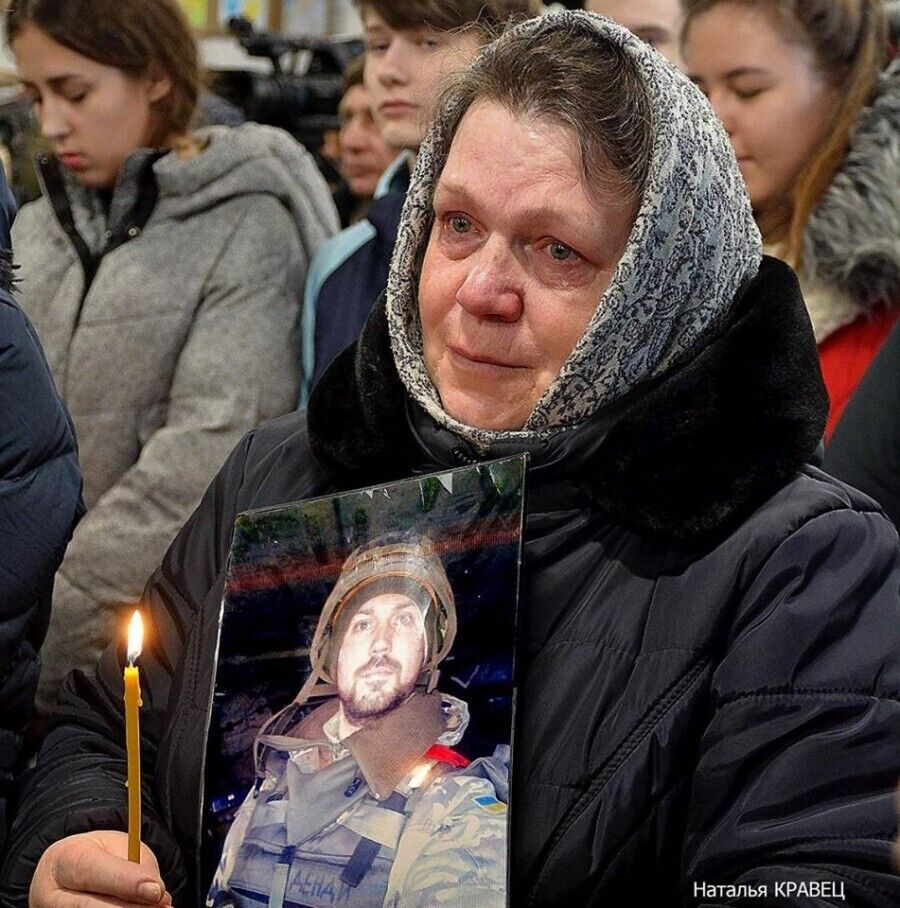 На Киевщине священник осквернил память "киборга" Дениса Поповича