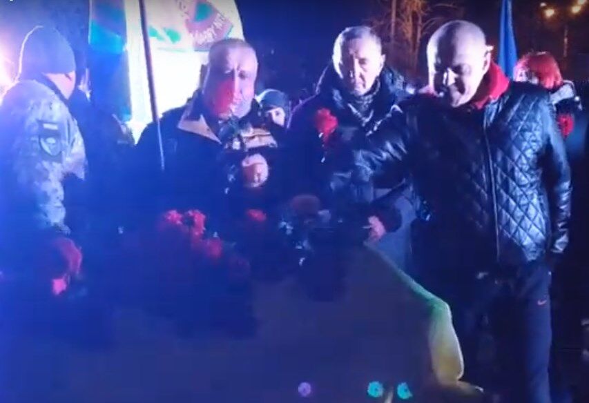 В Полтаве попрощались с бойцом ВСУ, первым принявшим на себя огонь террористов 18 февраля. Фото и видео