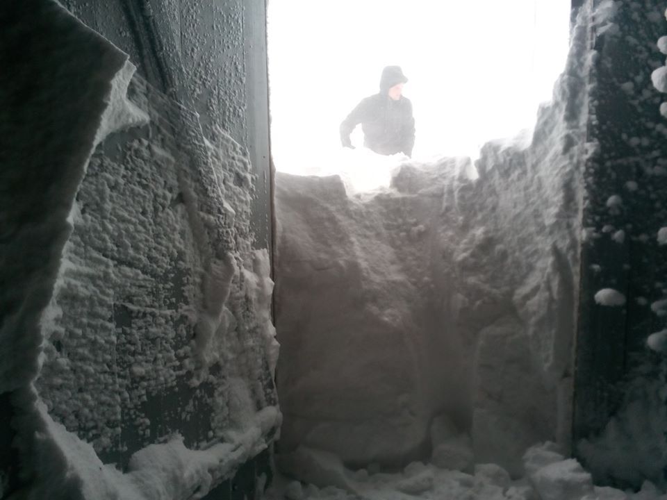 Снег на горе Поп Иван