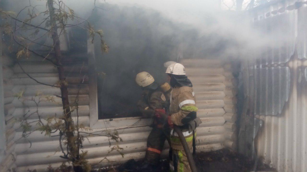 В Киеве вспыхнул масштабный пожар в ресторане на территории ВДНХ