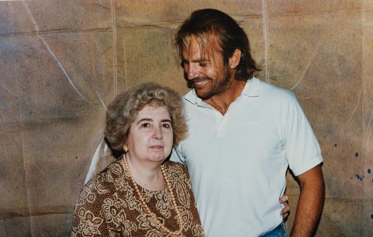 Марія Снейс-Лаглер з Кевіном Костнером