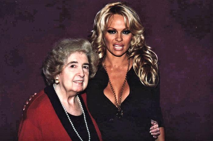 Марія Снейс-Лаглер з Памелою Андерсон