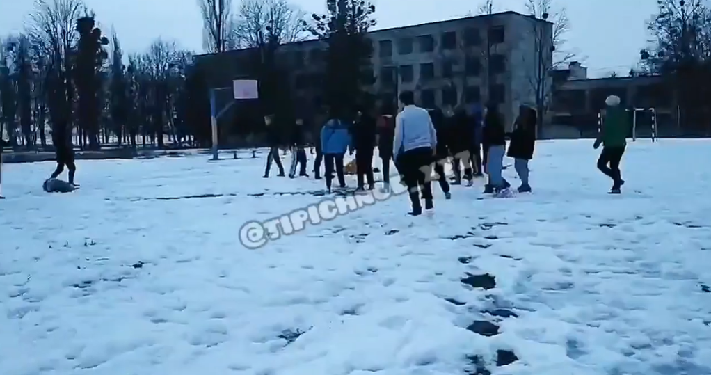 Драка между школьниками в Харькове