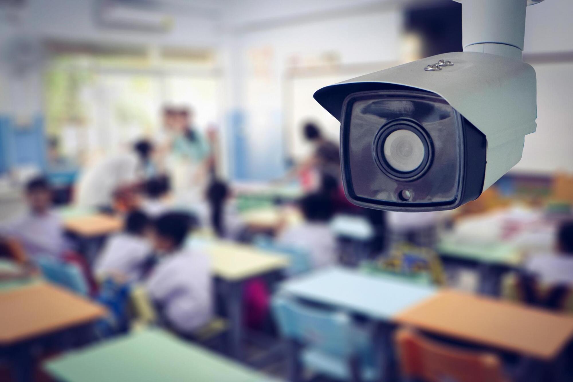 Великий брат спостерігає: чи потрібні відеокамери в школах?