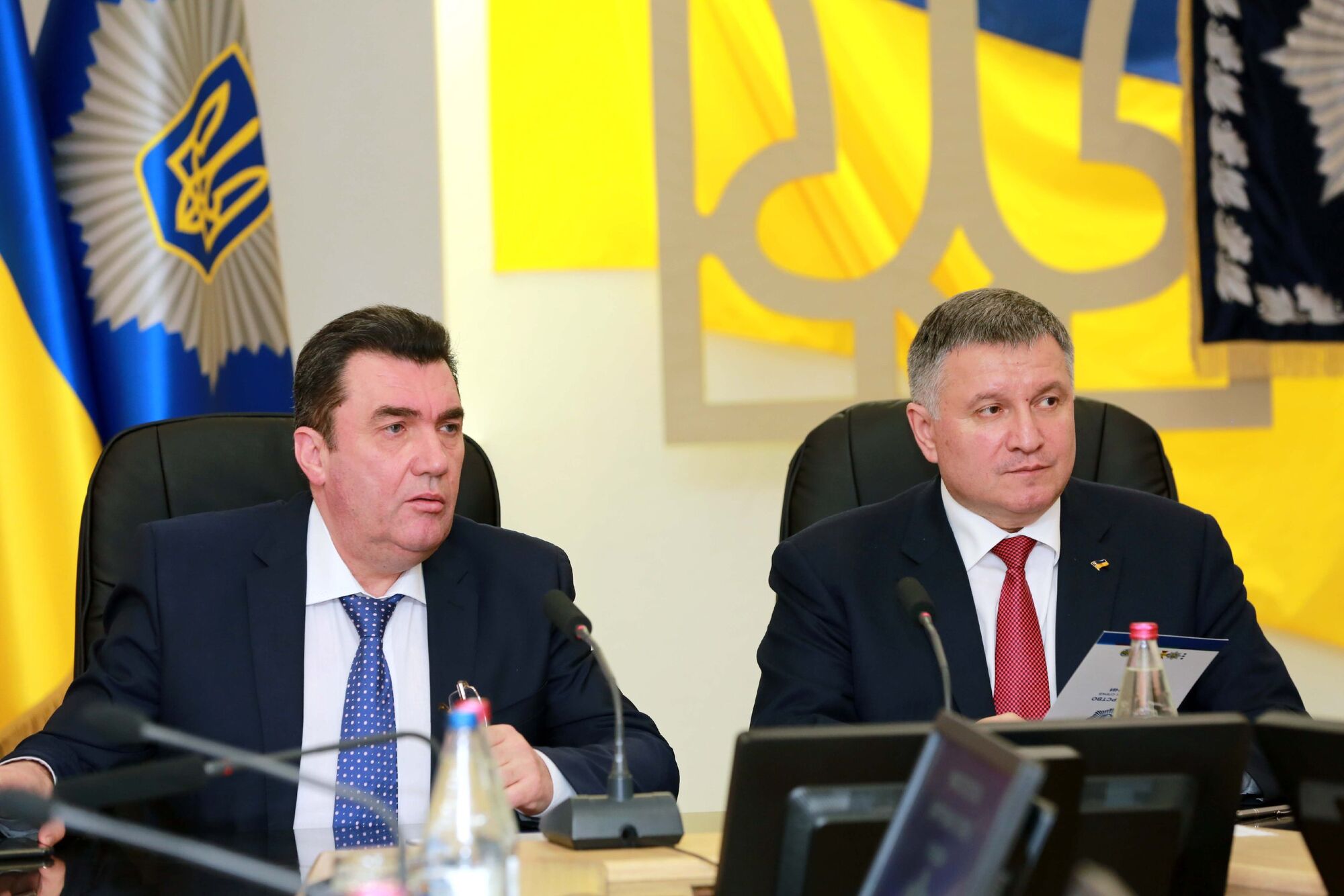 В Украине секретарь СНБО провел срочное совещание из-за коронавируса