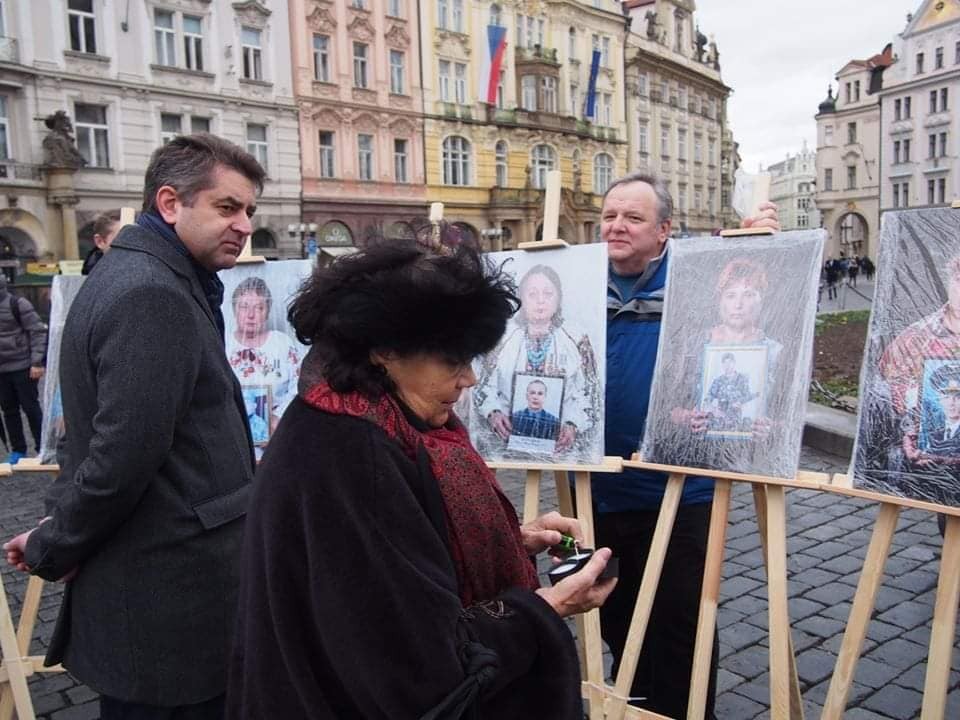 Фотовиставка "Ми. Мами. Сильні" в Празі