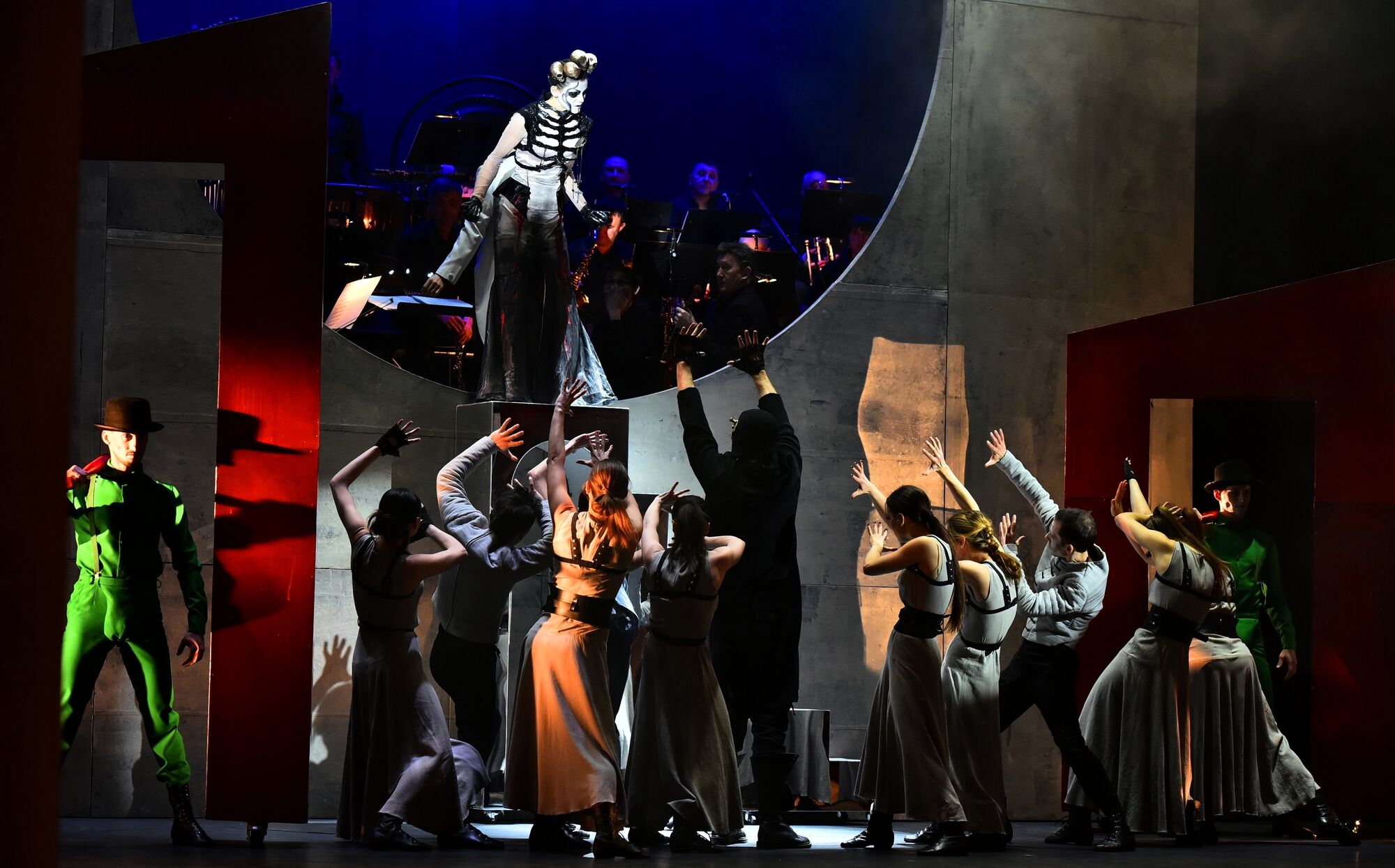 10 марта на сцене Национальной оперетты состоится легендарная рок-опера "Белая ворона"