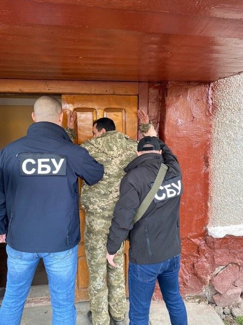 В Черновицкой области пограничник "погорел" на взятничестве и покрытии контрабанды