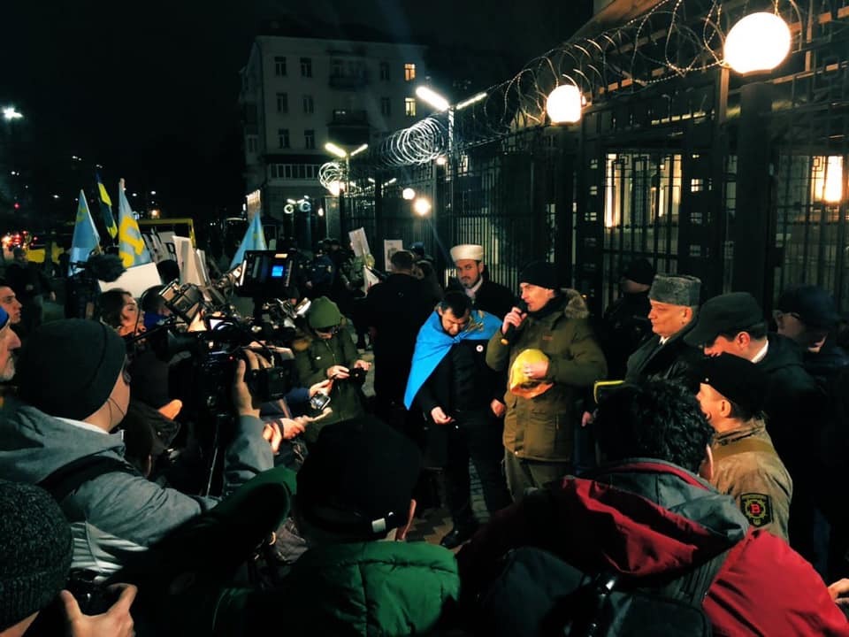 У Києві влаштували мітинг під посольством Росії
