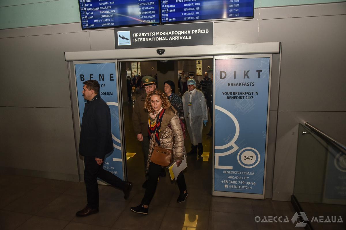 В аеропорту Одеси всіх пасажирів почали перевіряти на коронавірус