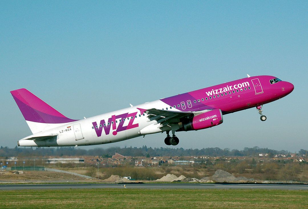 Wizz Air почав масово скасовувати рейси в Італію через коронавірус