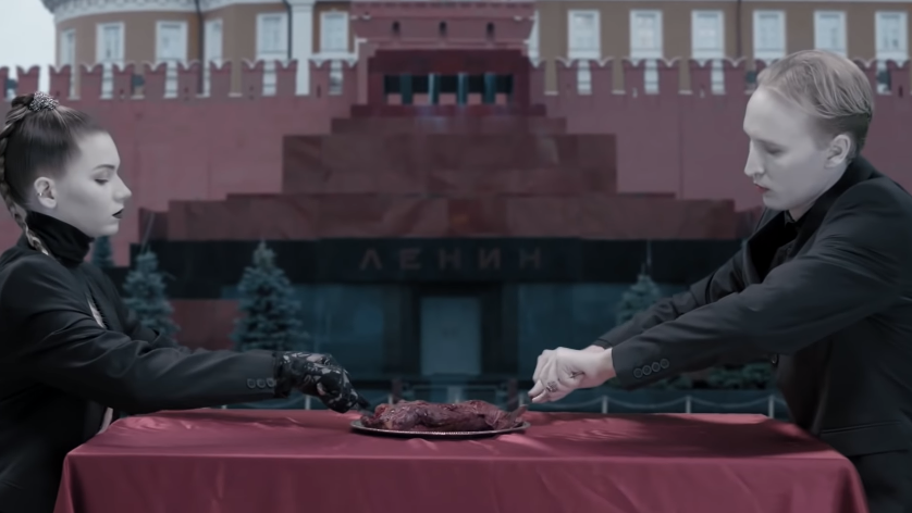 Популярная в РФ группа жестко высмеяла российскую власть в новом клипе