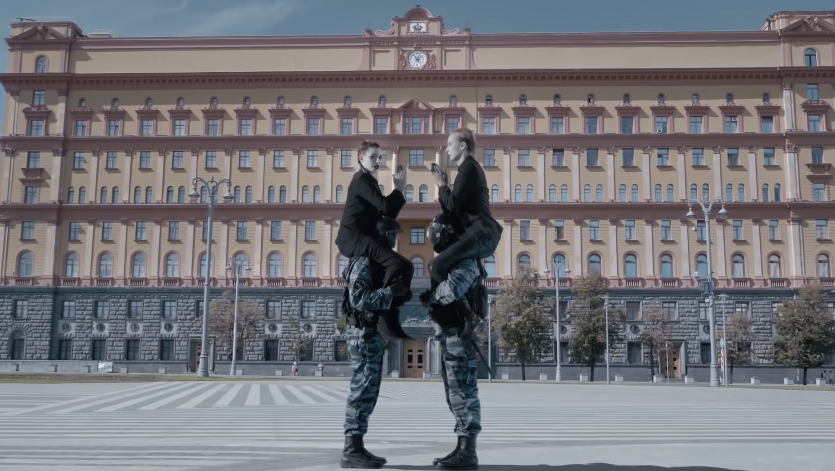 Популярний в РФ гурт жорстко висміяв російську владу в новому кліпі