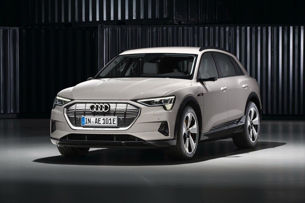 У Audi e-tron виявили дивний "глюк"