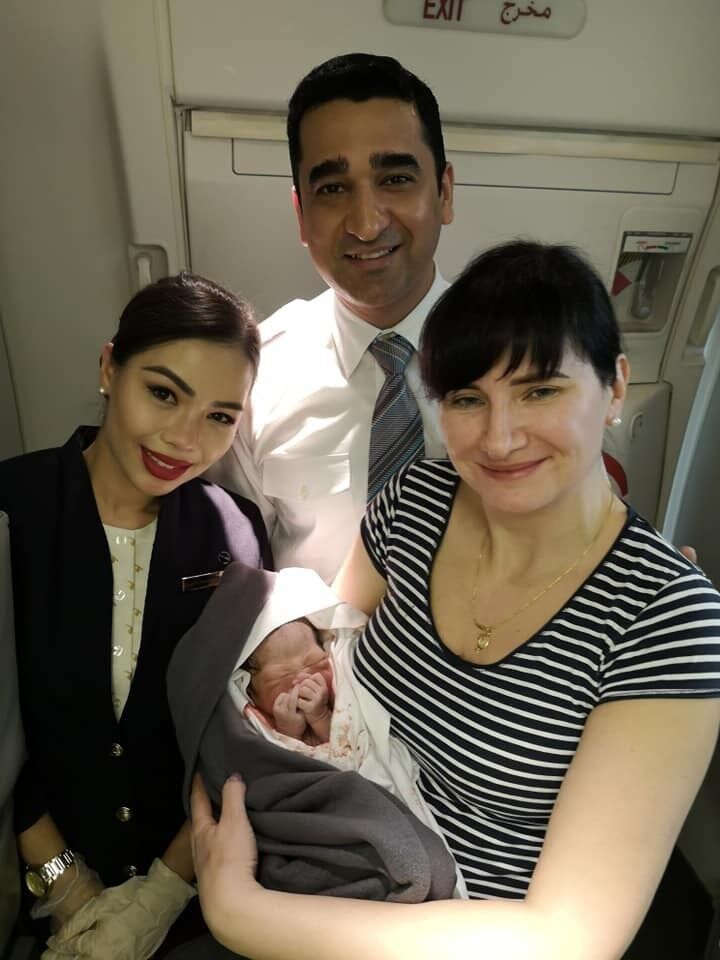Алена Зеленая с экипажем и новорожденным