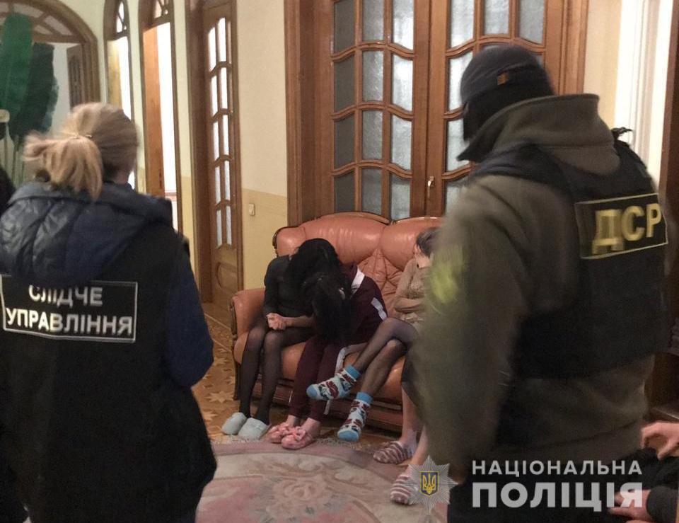 В Одессе задержали бандитов, грабивших туристов и клиентов борделя