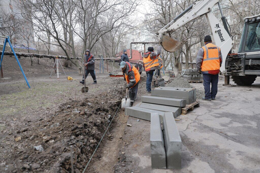 У Дніпрі відремонтують дороги, які "простоювали" десятиріччями