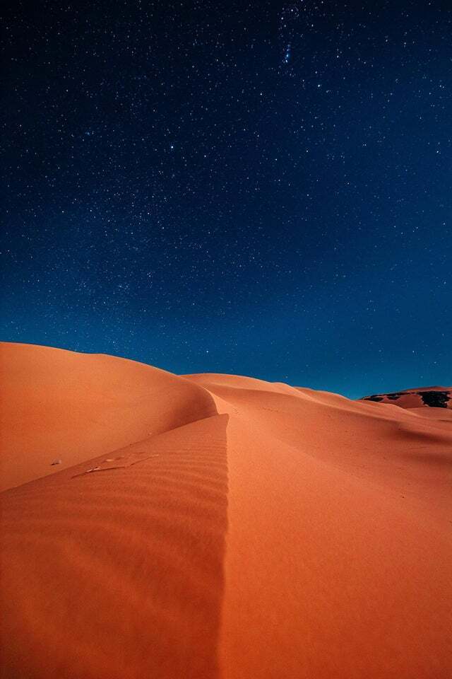 Словно с Марса: парень показал невероятные фото путешествия в пустыню