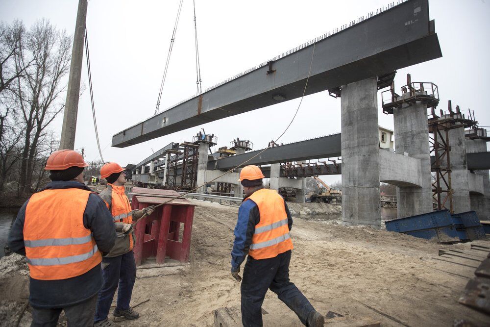 Дальше – метро на Троещину: Кличко показал, как строят мост над Русановским озером