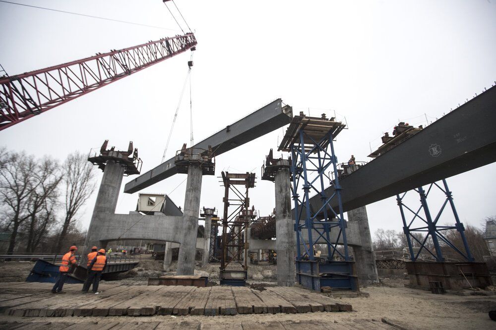 Дальше – метро на Троещину: Кличко показал, как строят мост над Русановским озером