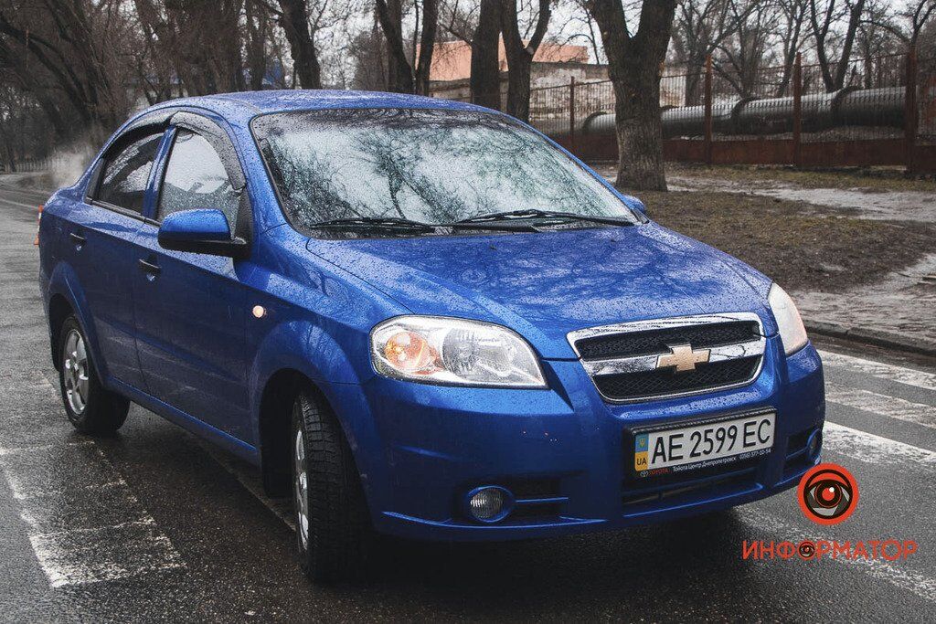 Школьник попал под колеса авто в Днепре