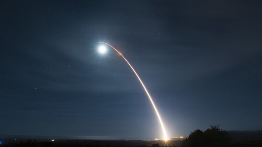 Испытания баллистической ракеты Minuteman III в США