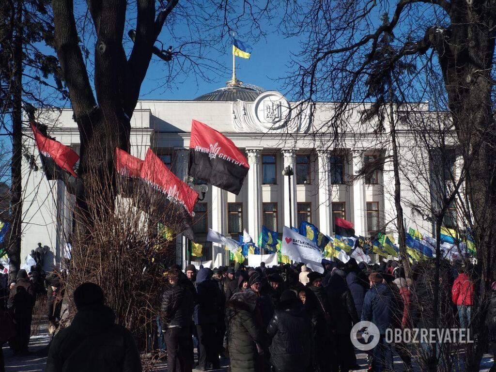 У Києві влаштували акції проти продажу землі в Україні