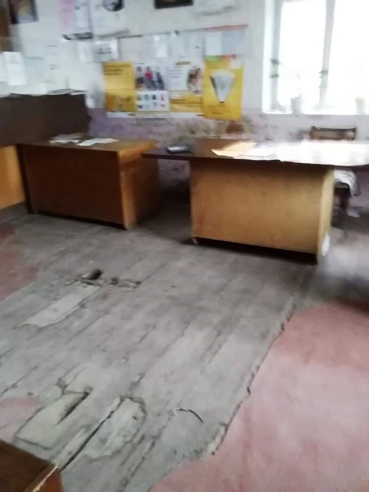 "Як після війни": "Укрпошта" жахнула відділенням на Прикарпатті