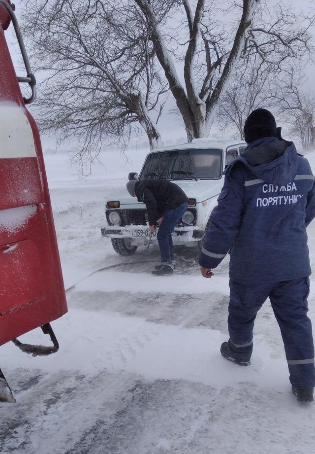 На Одещині автомобілі потрапили в снігову пастку
