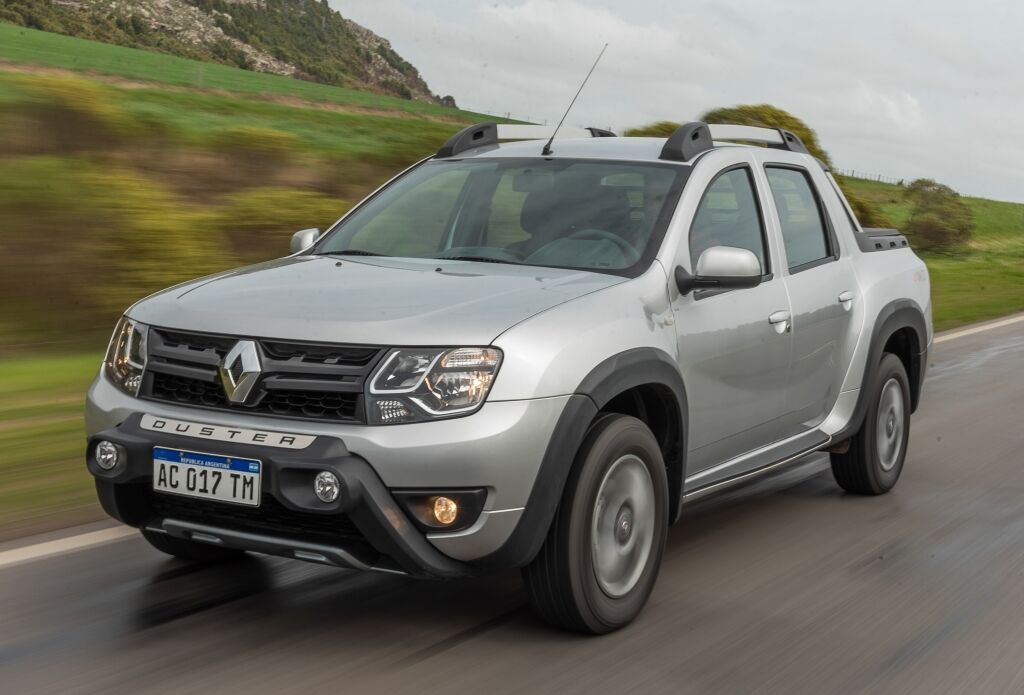 Внешность обновленного Renault Duster выполнили в стиле пикапа Oroch