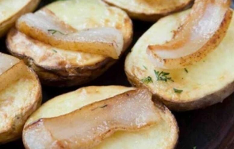 Рецепт по-настоящему вкусной картошки с салом в духовке
