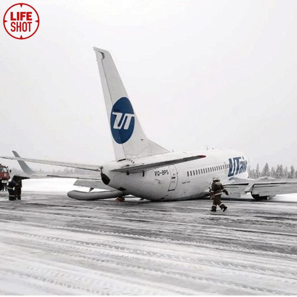 ЧП с пассажирским Boeing-737 в России