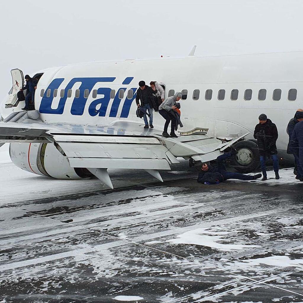 ЧП с пассажирским Boeing 737 в России
