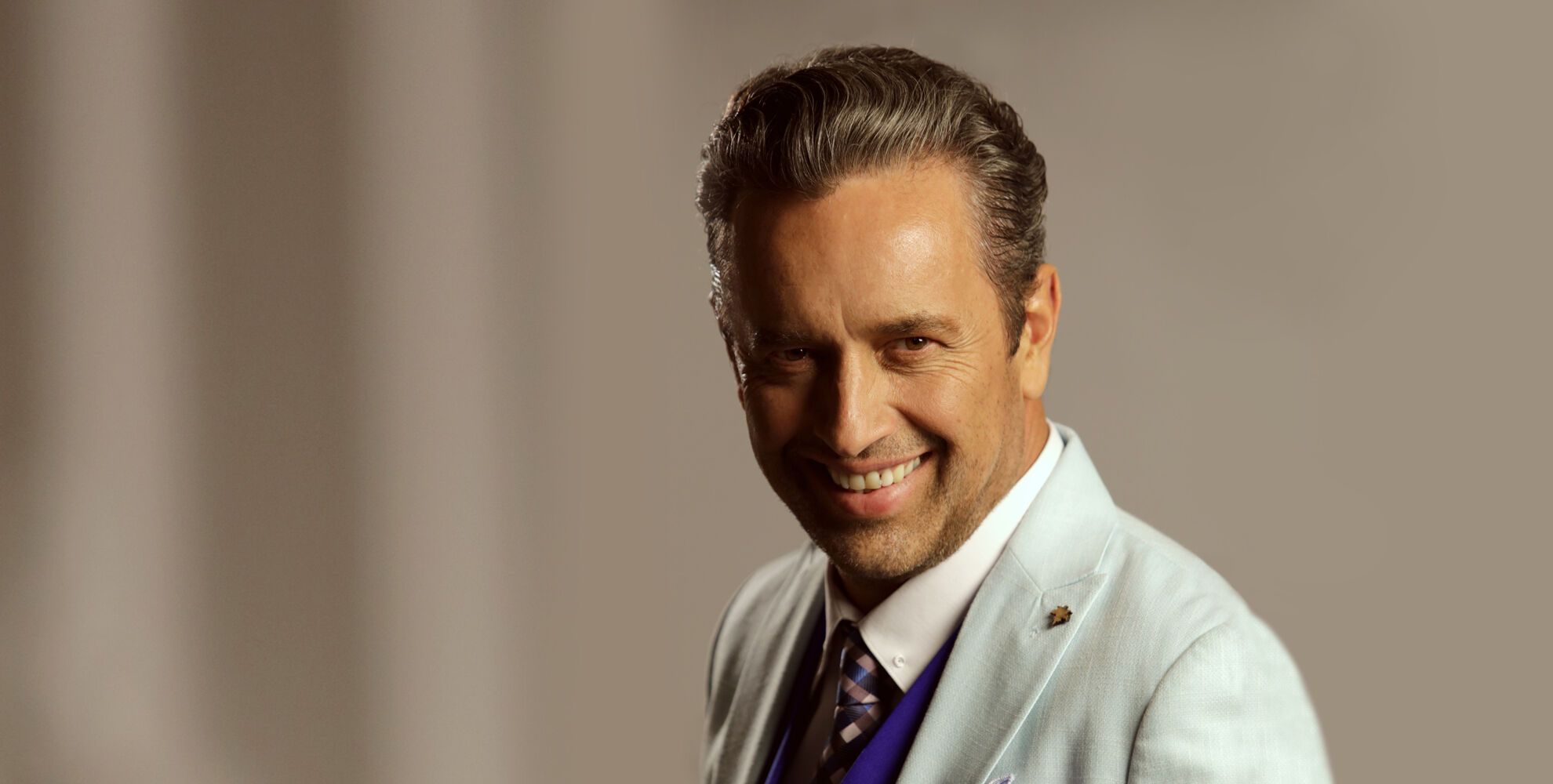 Співак Дорош презентував альбом "Ресницами"