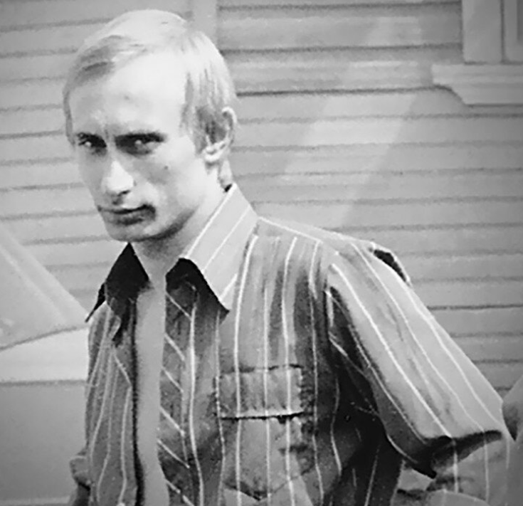 Неизвестное фото молодого Путина появилось в сети