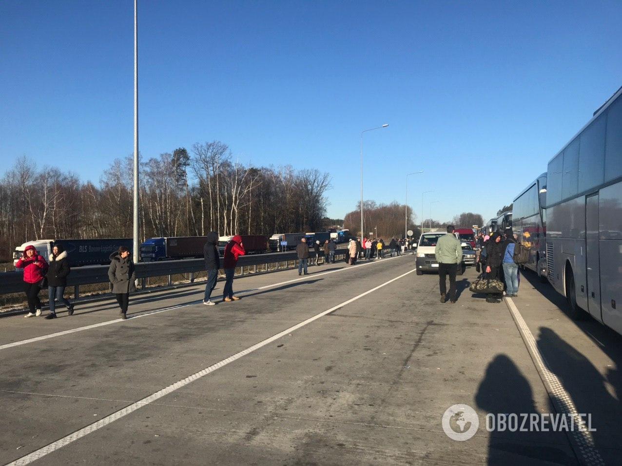 На польсько-українському державному кордоні перекрили прикордонний рух