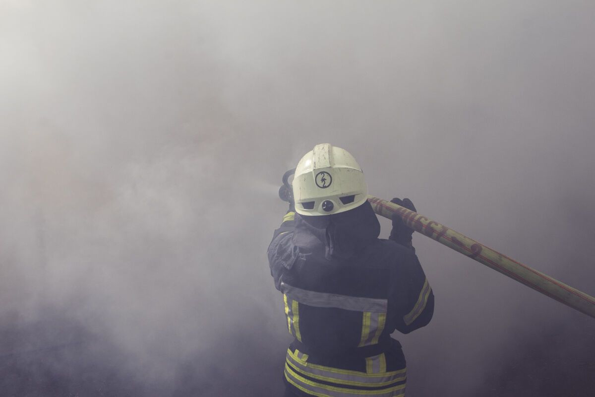 В центре Киева вспыхнул масштабный пожар