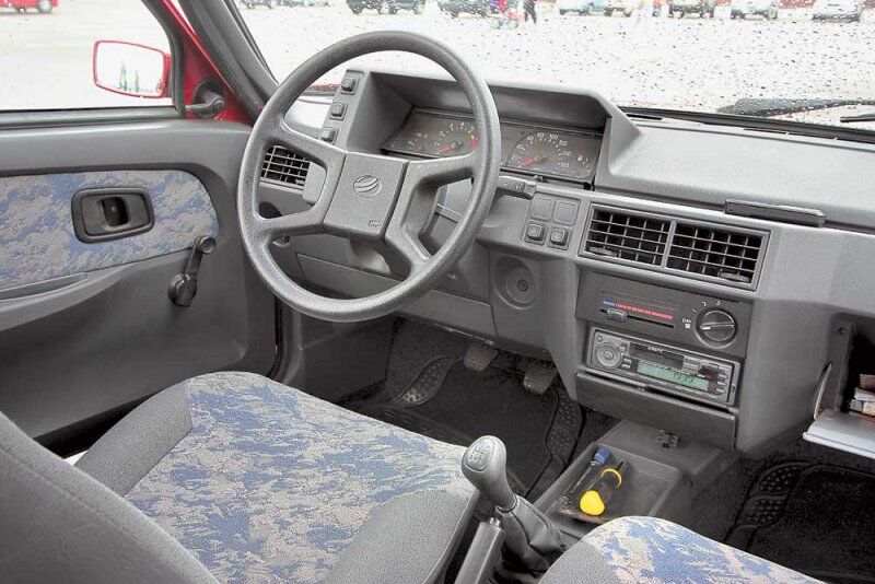 Салон Славуты был "дубовым". Но за такие-то деньги!