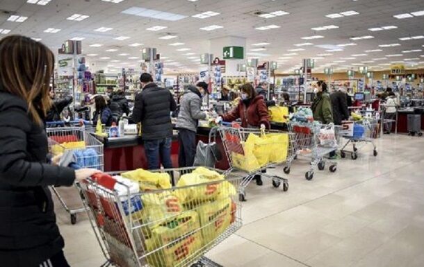 Паніка в супермаркетах через карантин