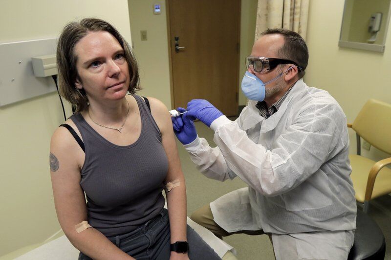 В США ввели вакцину против коронавируса добровольцам