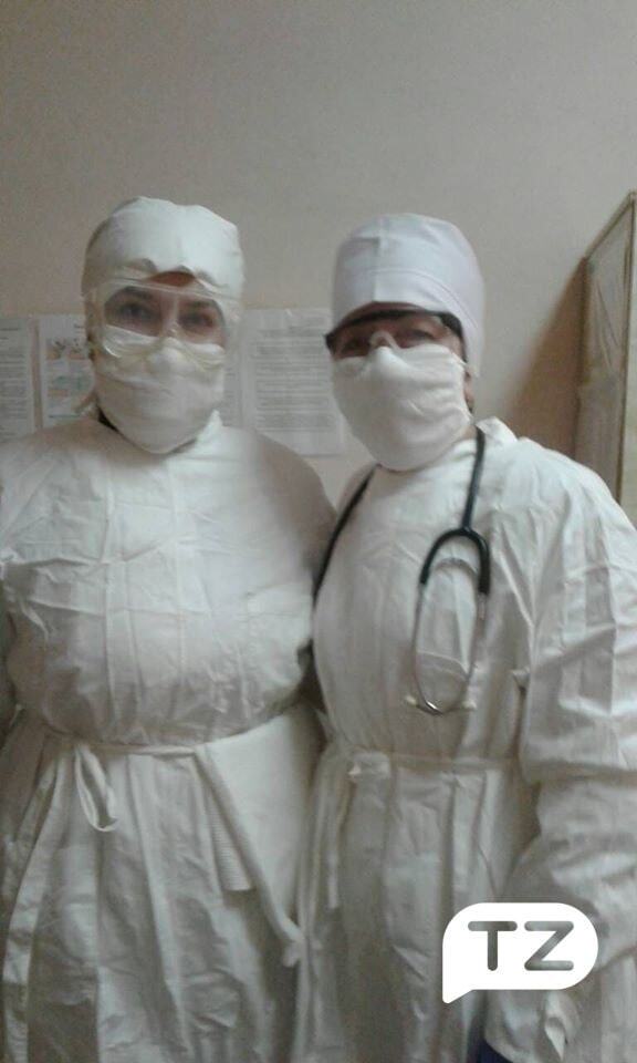 Замість захисних костюмів - старі радянські халати: так виглядають лікарі майже по всій Україні
