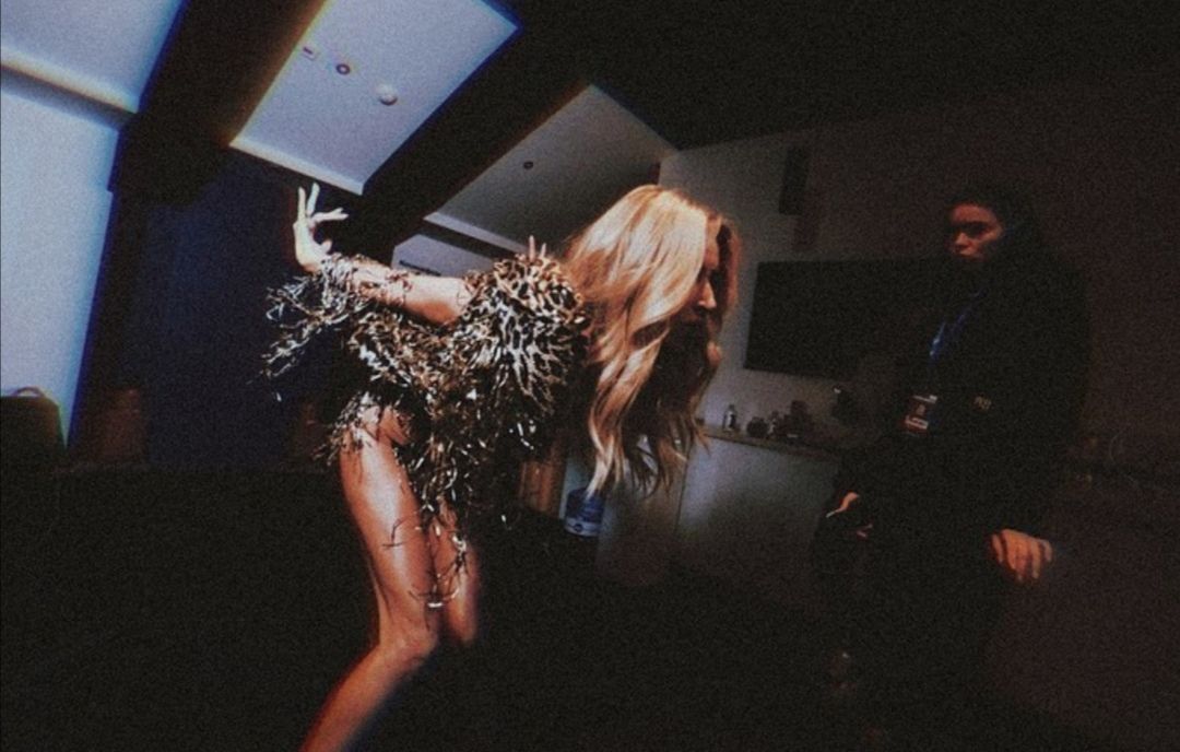 Лобода розлютила мережу шпагатом в вульгарному вбранні