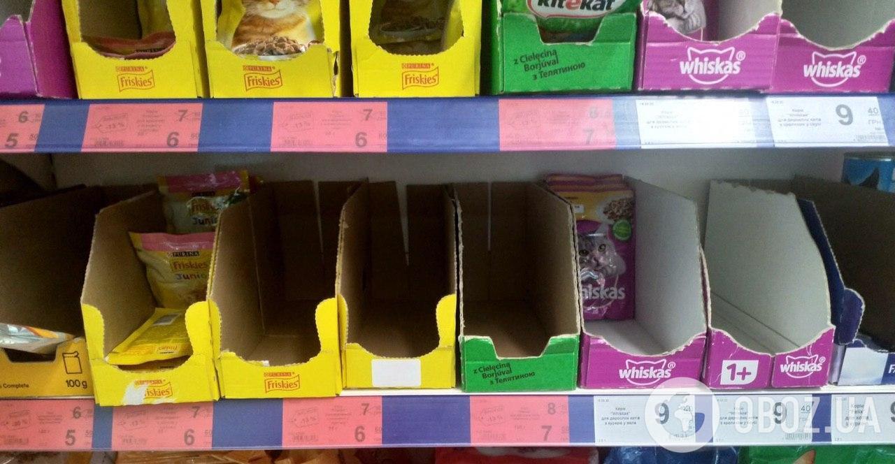 Розмітають навіть котячий корм! З'явилися нові фото і відео з карантинного Києва