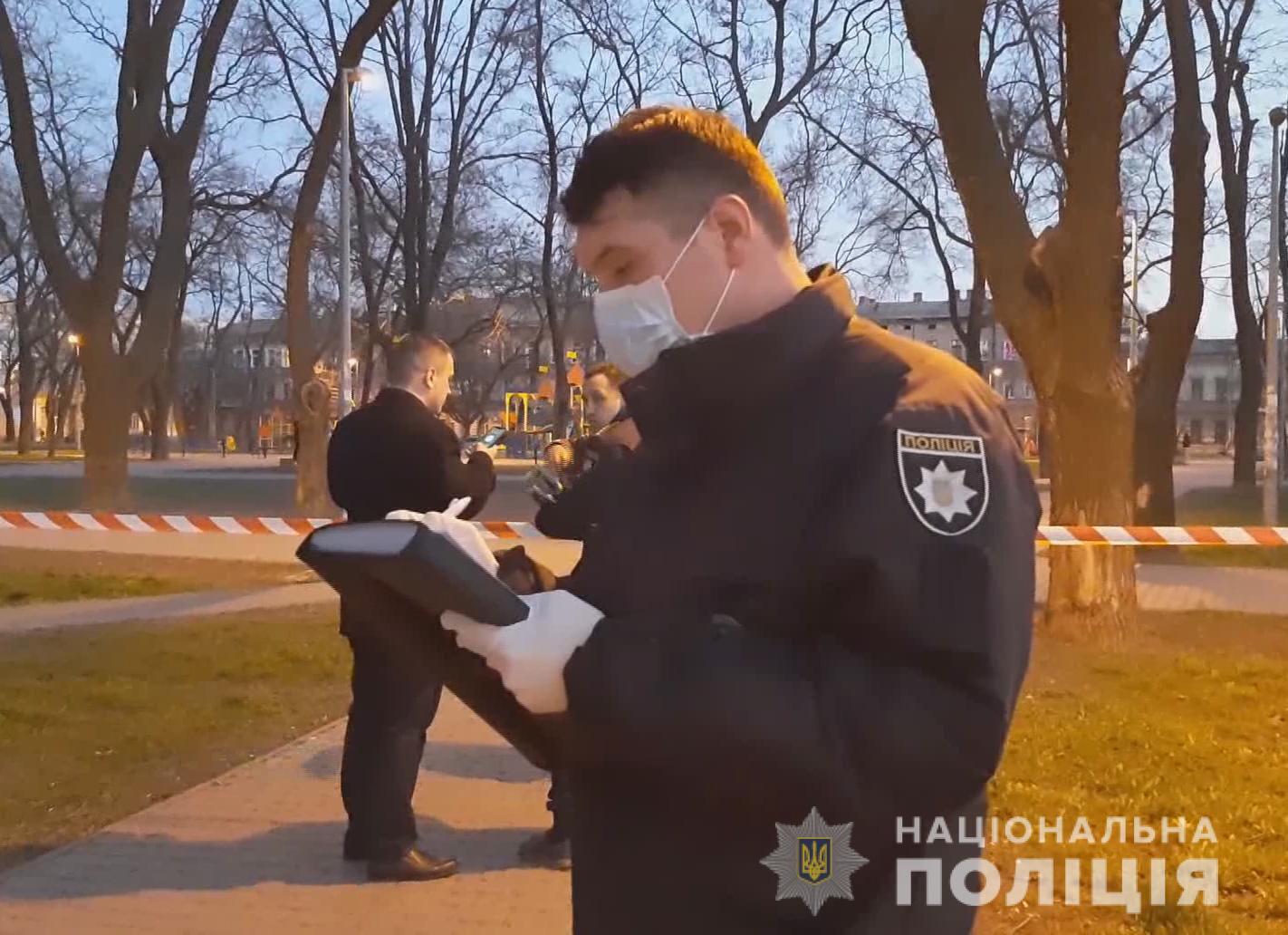В Одессе иностранец убил мужчину после ссоры в сквере