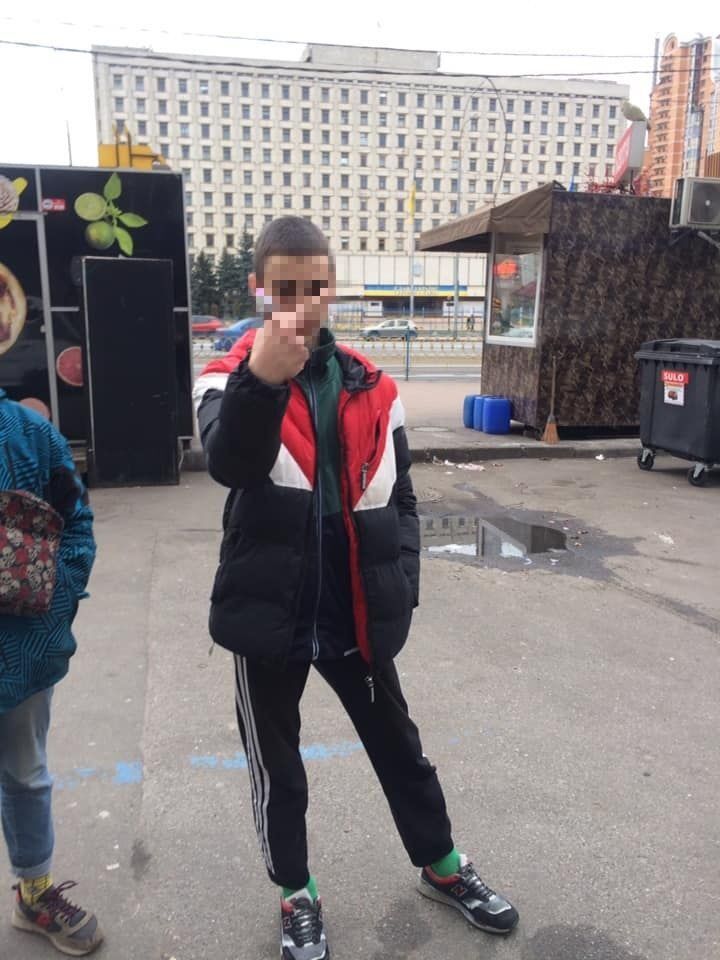 У Києві засікли банду агресивних підлітків