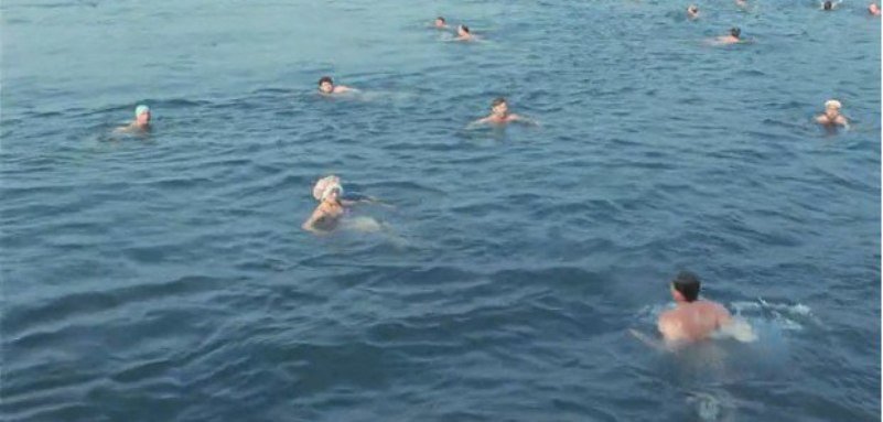 Вода в море была жутко холодной