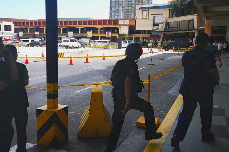 На Филиппинах захватили в заложники 30 человек. Фото и видео