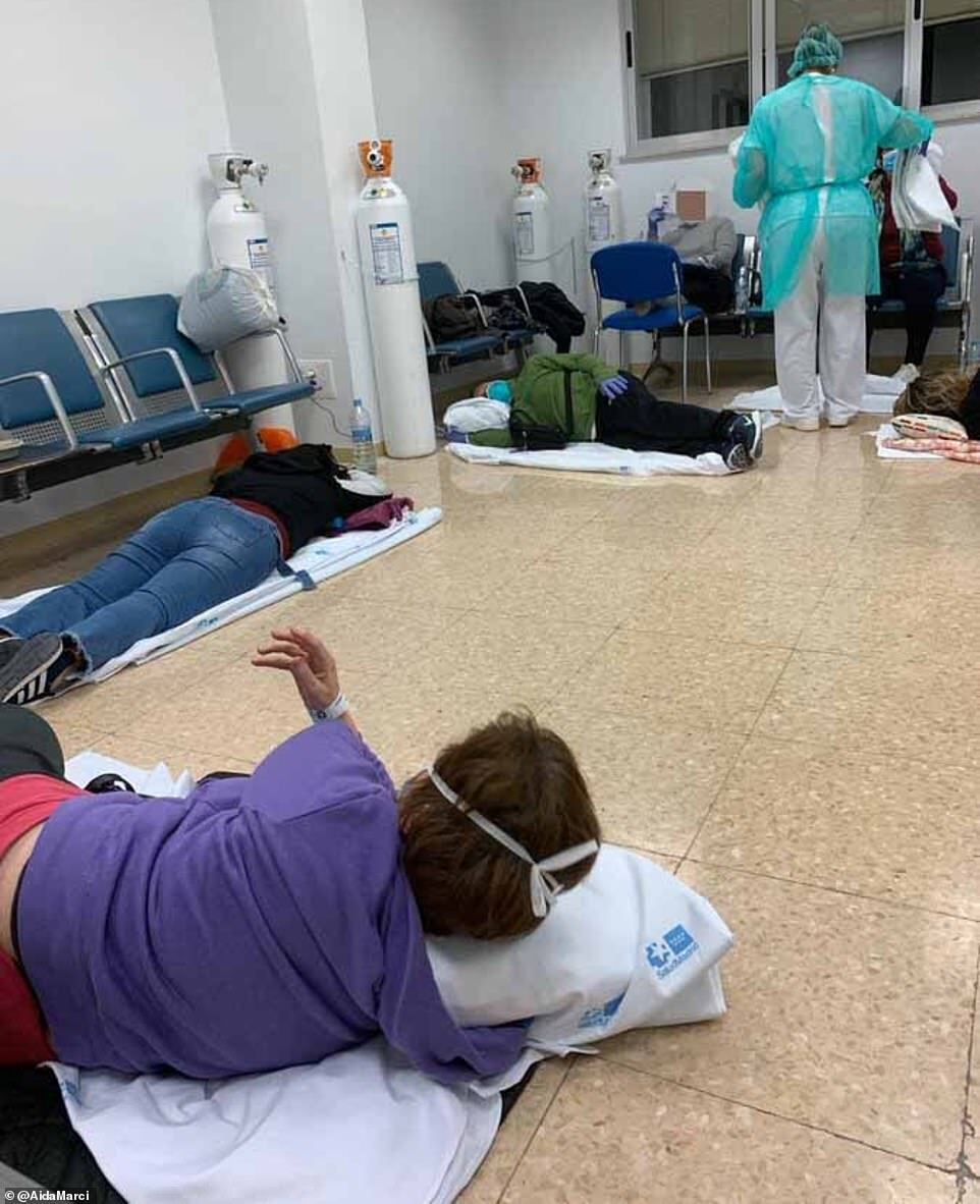 Переповнені пацієнтами з коронавірусом коридори лікарень в Іспанії