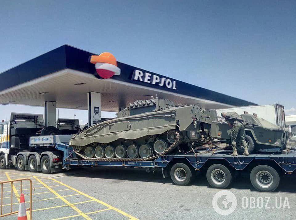 Пустые улицы и патрули армейцев: эксклюзивные фото охваченной коронавирусом Испании